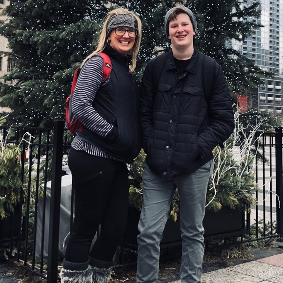 Meet your Posher, Lisa - Picture 2 of 3